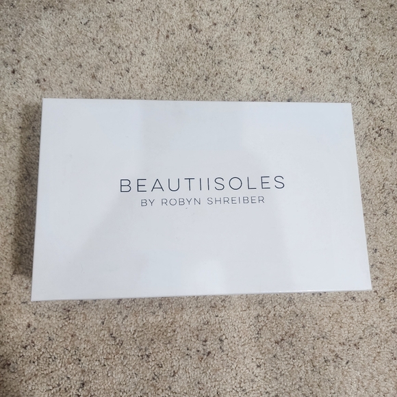 NIB  BEAUTIISOLES BY ROBYN SHREIBER - Picture 8 of 16